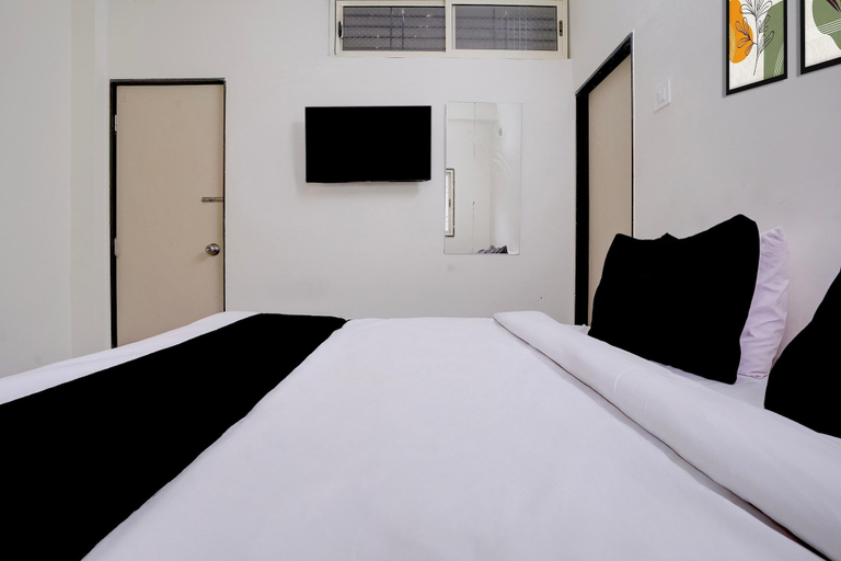 Room 2, Hotel O Bamu University, Aurangabad