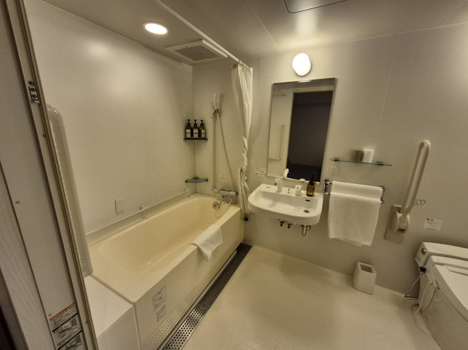 Bathroom, Hotel Glad One Kyoto Shichijo by M’s, Kyoto