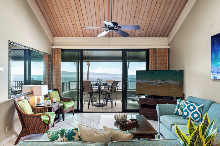 Interior 2, Spacious Oceanfront Condo in West Maui - Kahana Village 4, Maui