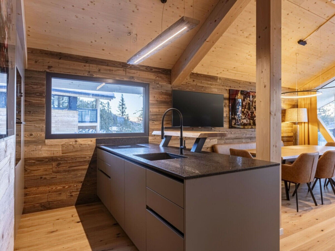 Dining 4, Superior Chalet #4 With Sauna & Hot Tub, Murau
