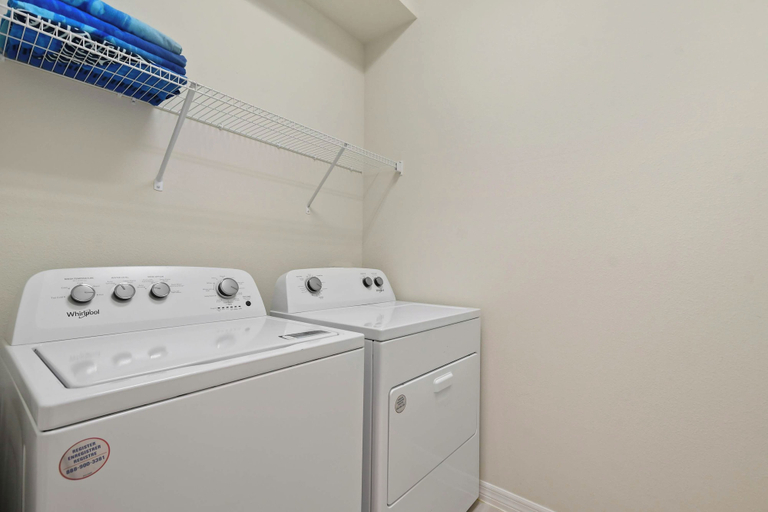 Interior 5, 6BR Villa w/ Private Pool Near Disney, Polk