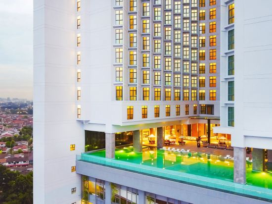 Others 4, M World Hotel, Petaling Jaya