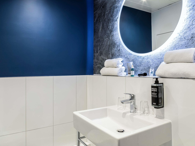 Bathroom 4, ibis Styles Paris Mairie de Montreuil, Seine-Saint-Denis