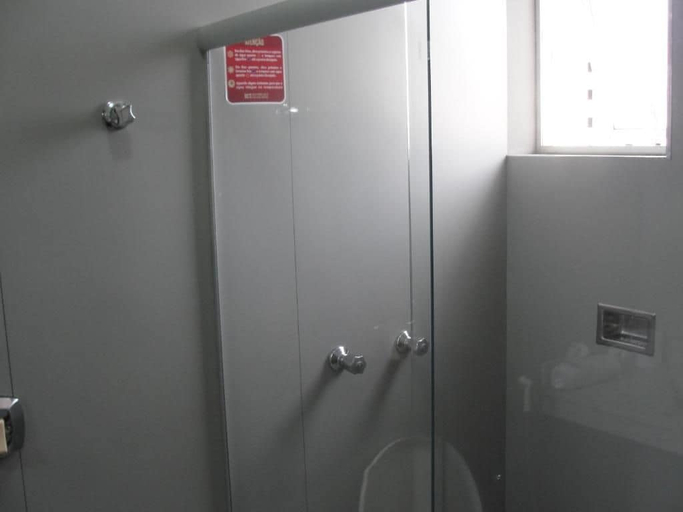 Bathroom 3, Manhuaçu Center Hotel, Manhuaçu