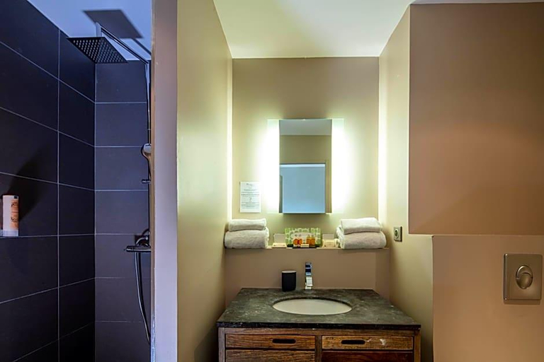 Bathroom 5, Garrigae La Distillerie de Pezenas Hotel & Spa, Hérault