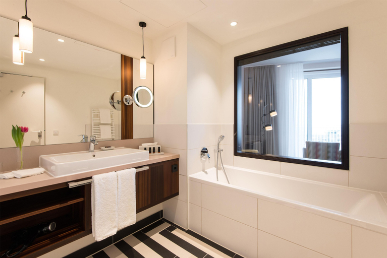 Bathroom 4, THE LIBERTY Hotel Bremerhaven, BW Signature Collection, Bremerhaven
