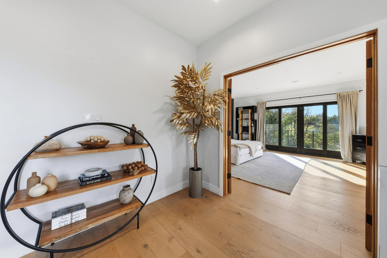 Room 5, Farley Court, Los Angeles