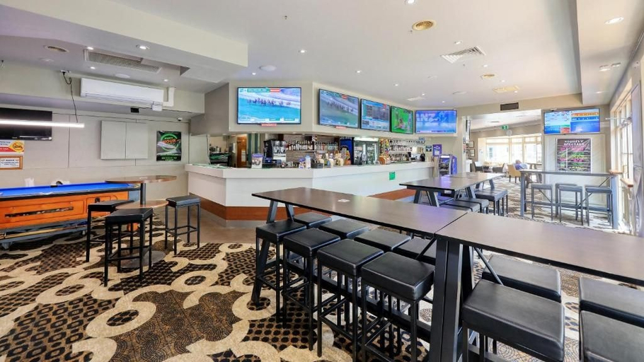 Food & Drinks 4, Coachman Hotel Motel, Parkes