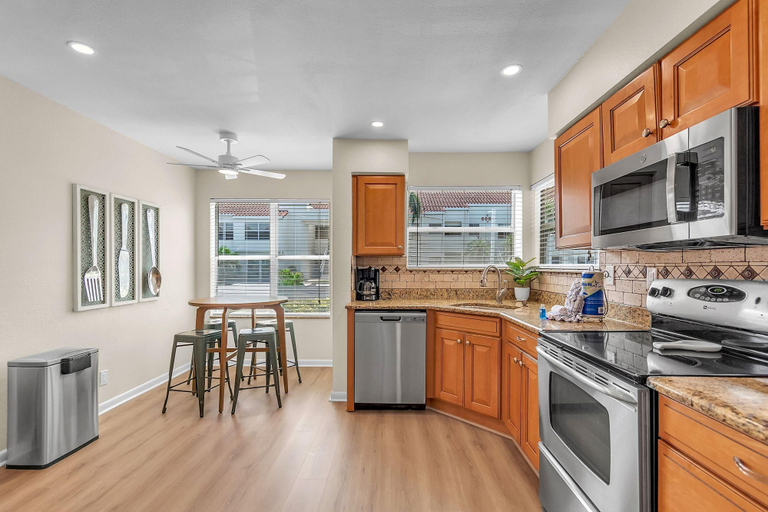 Private kitchen 3, Vista Verde East 105, Pinellas