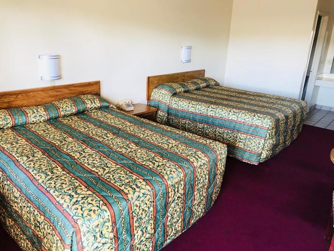 Bedroom 2, Sands Motel, San Bernardino