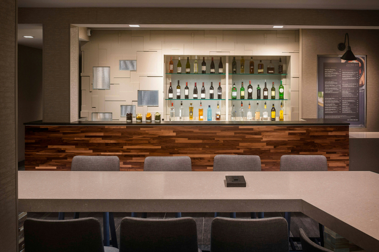 Food & Drinks 5, Courtyard Cincinnati Airport South/Florence, Boone