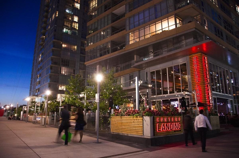 Exterior & Views 2, The Harbourline Suites Downtown Toronto, Toronto