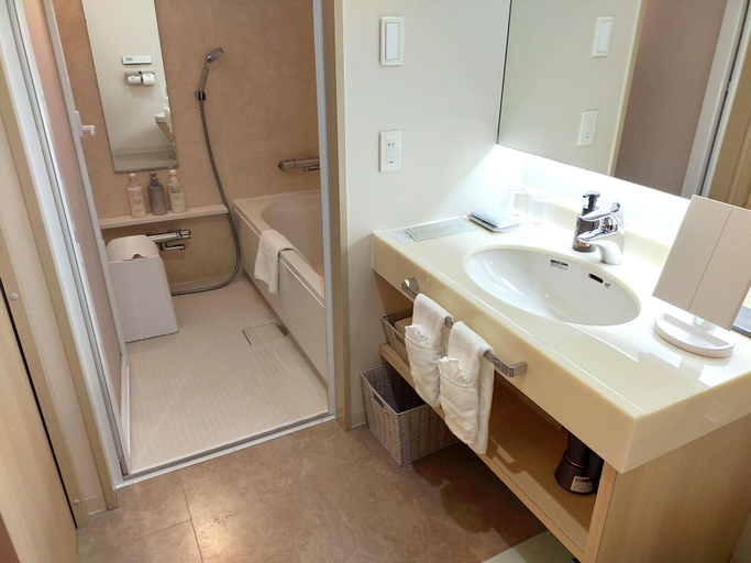 Bathroom 4, Hotel Palm Royal Resort Kokusai Street, Naha