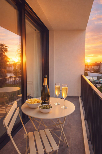 Outdoor dining, Residence Domus 1 Treviso Family Suites, Treviso