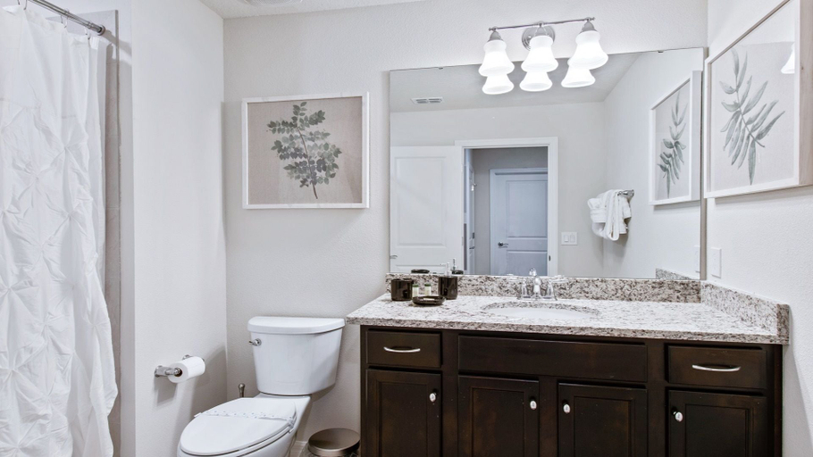 Interior 2, Star Wars & Frozen Bunks, Pool, Game Room/disney!, Polk