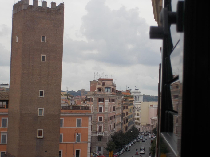 Exterior & Views 2, Merulana Suite 2, Rome