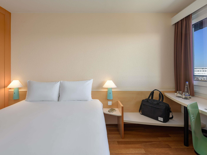 Bedroom 4, ibis Munich Garching, München