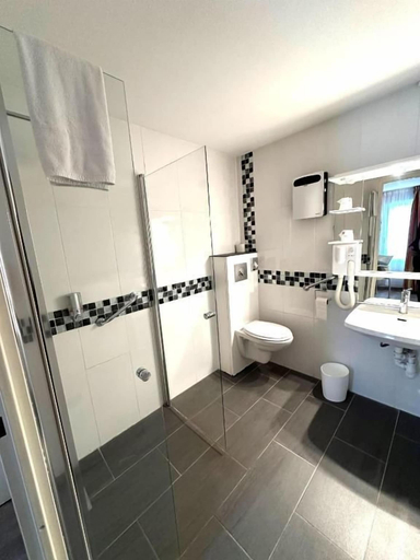 Bathroom 5, Fasthôtel Toulouse Blagnac aeroport, Haute-Garonne