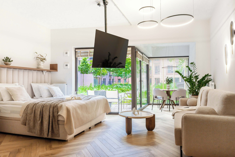 Room 3, Granaria Premium with Jacuzzi and Patio, Gdańsk City