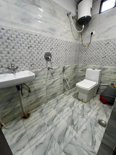 Bathroom 5, Hotel Pondview By Basotel, Patna