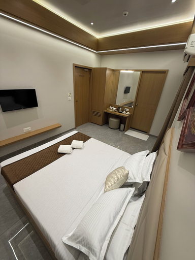 Room 2, Hotel Tejasvi Inn, Junagadh