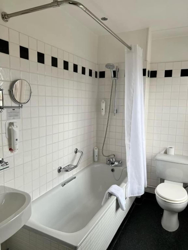 Bathroom 5, The Manor Hotel by Greene King Inns, Somerset