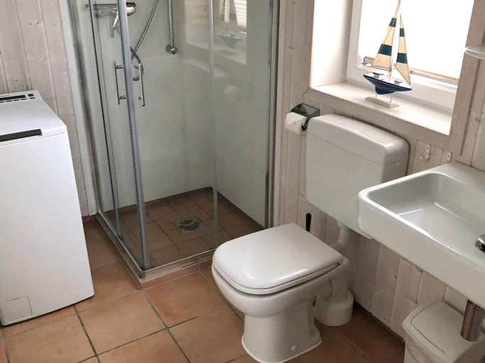 Bathroom, Holiday Home in GrÃ¶mmitz, Ostholstein