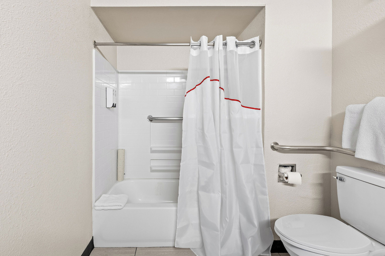 Bathroom 5, Red Roof Inn Tucson – Vail, Pima