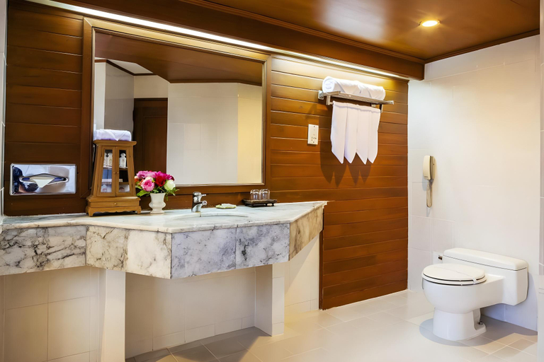 Bathroom 4, Lotus Pang Suan Kaew Hotel, Muang Chiang Mai