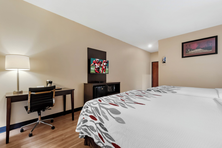 Bedroom 3, Red Roof Inn Dumas, Moore