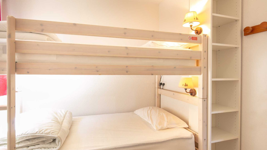 Room 4, Alpine Ski Apartment in Tignes for 4, Isère