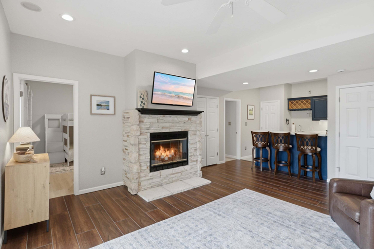 Interior 4, Executive Style Lakefront Porto Cima Retreat, Camden