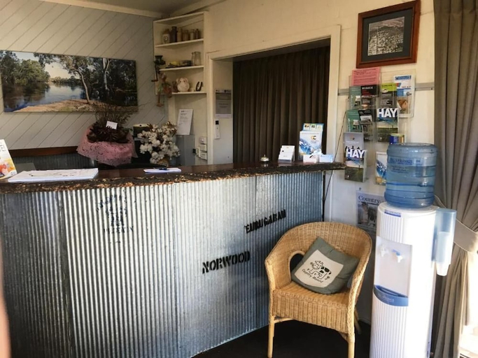 Public Area, Nicholas Royal Motel, Hay
