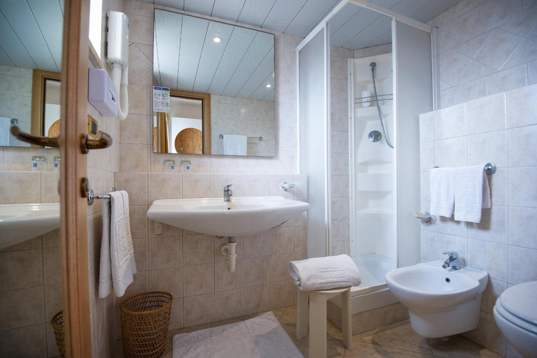Bathroom 4, Joli Park - Caroli Hotels, Lecce