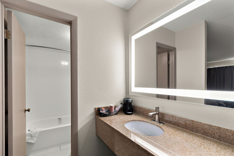 Bathroom 5, Red Roof Inn Winchester, VA, Frederick