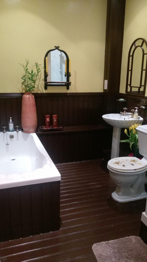Bathroom 3, Badjao Bed and Breakfast, Edinburgh