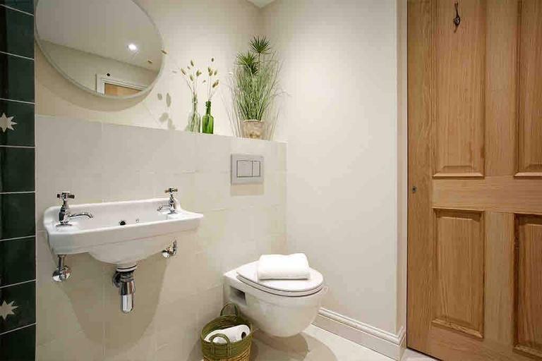 Bathroom 4, Railway House York, York
