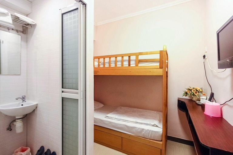 Bathroom 3, Artland Guest House, Kowloon