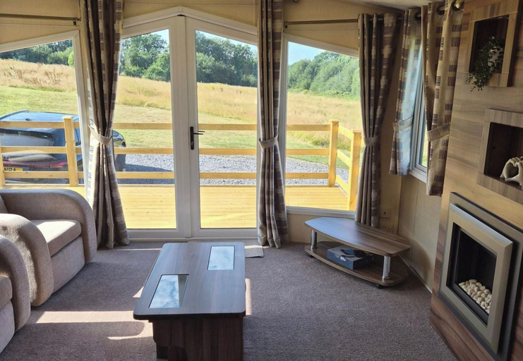 Living area 3, Cabin - Sleeps 6 - Outdoor Pool and Parking, Ceredigion