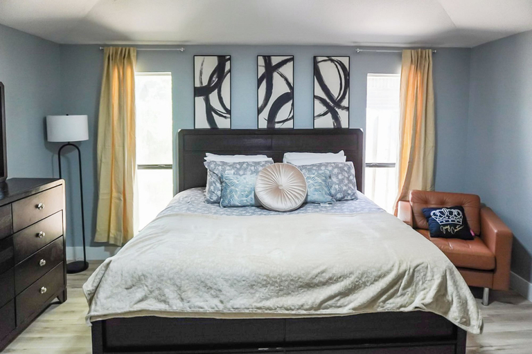 Room 5, West Oak House, Collin