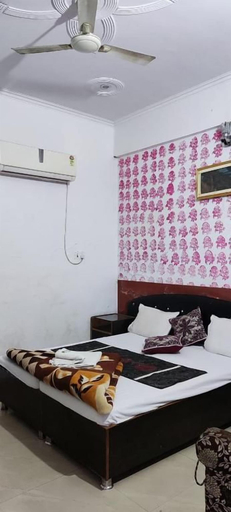 Food & Drinks, Hotel Blue Star By Amazone Holidays, Nainital