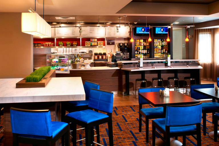 Food & Drinks 5, Courtyard Cleveland Independence, Cuyahoga