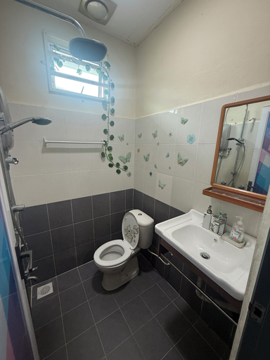 Bathroom 3, RizQin Homestay Bachok, Bachok