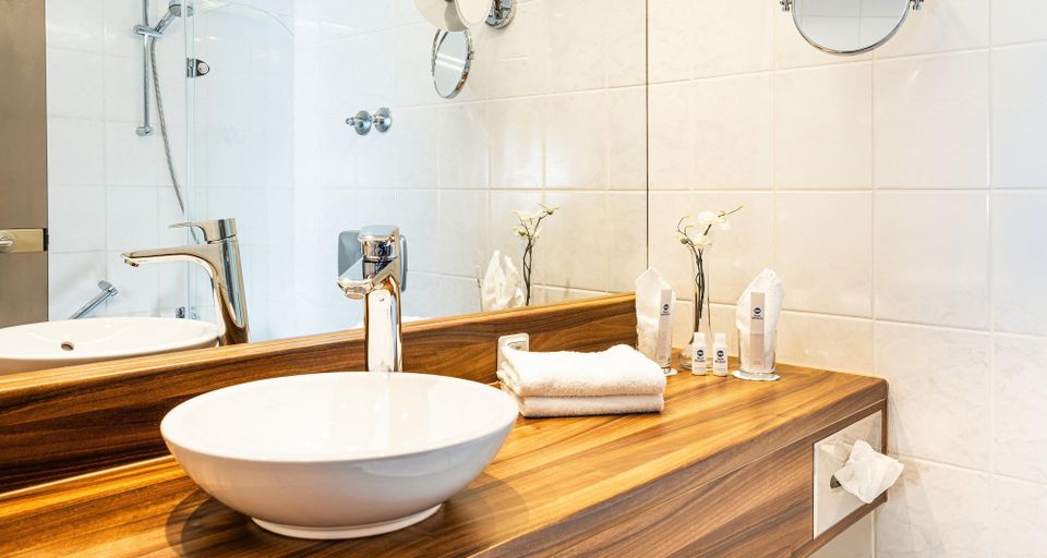 Bathroom 5, Best Western Victor's Residenz-Hotel Rodenhof, Regionalverband Saarbrücken
