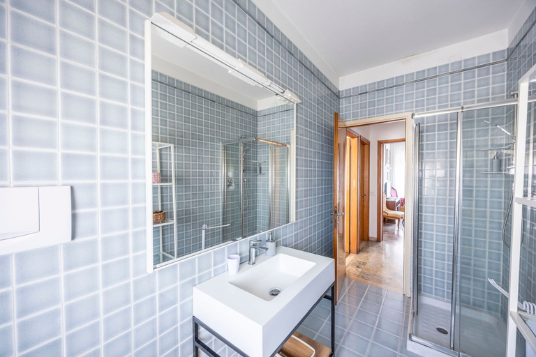 Bathroom 4, Mestrina Apartment in Mestre, Venezia