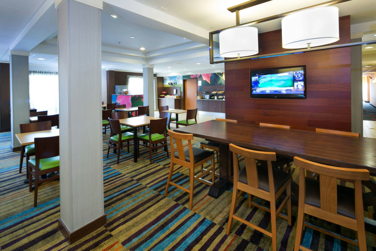 Food & Drinks, Fairfield Inn Suites Dover, Kent