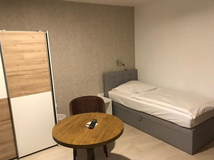 Bedroom 5, Hotel Weinberg, Wolfenbüttel
