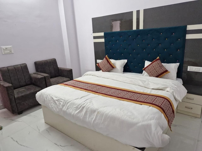 Room 5, Hotel Shivganga, Siddharth Nagar