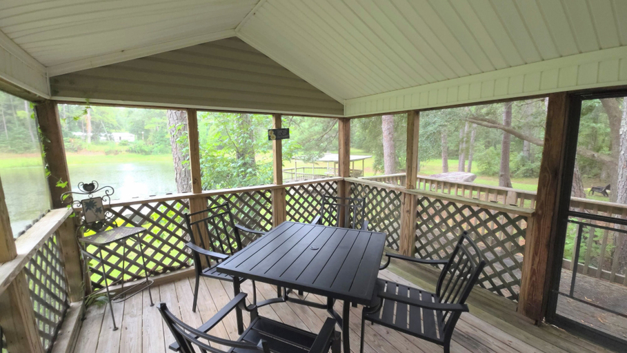 Outdoor dining 5, Tallahassee East Campground, Jefferson