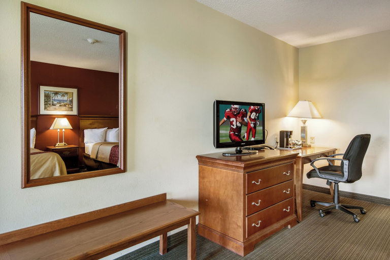 Bedroom 3, Red Roof Inn Vincennes, Knox